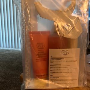 Mary Kay Satin Hands Pampering set